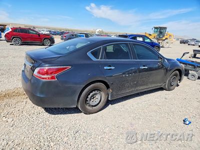 Trzecie zdjęcie samochodu z tyłu: 2015 NISSAN ALTIMA 2.5 S VIN:1N4AL3AP9FN335588 - miniatura
