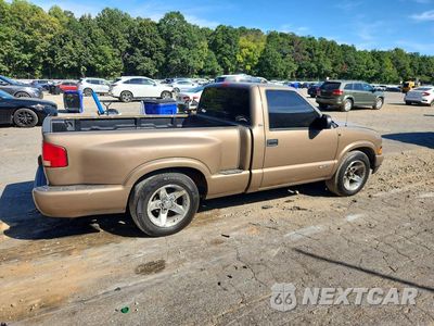 Trzecie zdjęcie samochodu z tyłu: 2002 CHEVROLET S TRUCK S10 VIN:1GCCS14W328139961 - miniatura
