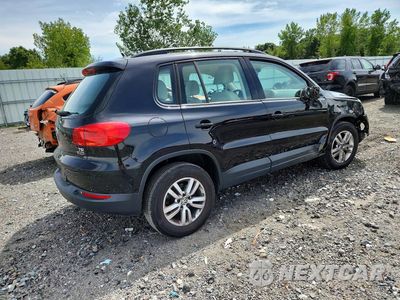Trzecie zdjęcie samochodu z tyłu: 2016 VOLKSWAGEN TIGUAN S VIN:WVGBV7AX7GW607725 - miniatura
