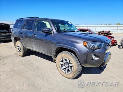 Czwarte zdjęcie samochodu z boku: 2020 TOYOTA 4RUNNER TRD OFF-ROAD VIN:JTEBU5JR0L5800601 - miniatura