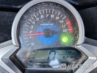 Zdjęcie 7 z 9 samochodu: 2011 HONDA CBR250 R VIN:MLHMC4116B5000367 - miniatura