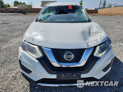 Piąte zdjęcie samochodu w środku: 2018 NISSAN ROGUE SV VIN:KNMAT2MT3JP538373 - miniatura