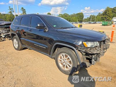 Czwarte zdjęcie samochodu z boku: 2018 JEEP GRAND CHEROKEE LAREDO VIN:1C4RJEAG9JC430297 - miniatura