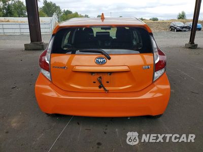 Zdjęcie 6 z 13 samochodu: 2015 TOYOTA PRIUS C TWO VIN:JTDKDTB39F1105404 - miniatura
