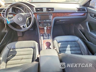 Zdjęcie 8 z 12 samochodu: 2013 VOLKSWAGEN PASSAT SEL VIN:1VWCN7A30DC033601 - miniatura
