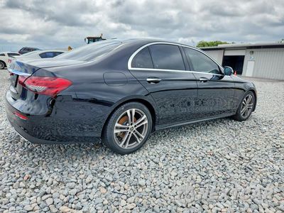 Trzecie zdjęcie samochodu z tyłu: 2021 MERCEDES-BENZ E 350 VIN:W1KZF8DB0MA918482 - miniatura