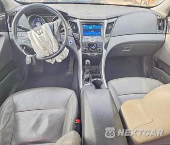 Zdjęcie 8 z 13 samochodu: 2013 HYUNDAI SONATA LIMITED VIN:5NPEC4AC9DH547175 - miniatura