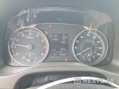 Zdjęcie 9 z 12 samochodu: 2017 HYUNDAI ELANTRA SE VIN:5NPD74LF6HH165893 - miniatura