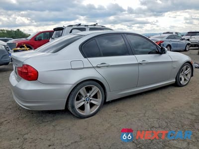 Trzecie zdjęcie samochodu z tyłu: 2010 BMW 328 XI SULEV VIN:WBAPK5C54AA649466 - miniatura