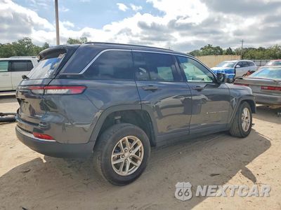 Trzecie zdjęcie samochodu z tyłu: 2025 JEEP GRAND CHEROKEE LAREDO VIN:1C4RJGAG1SC288816 - miniatura