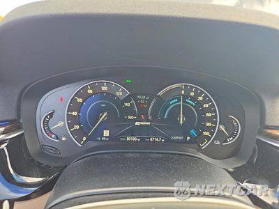 Zdjęcie 9 z 12 samochodu: 2019 BMW 530E VIN:WBAJA9C50KB398991 - miniatura