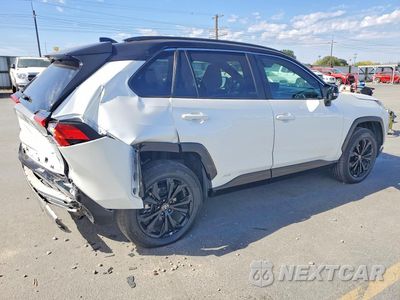 Trzecie zdjęcie samochodu z tyłu: 2025 TOYOTA RAV4 XSE VIN:4T3E6RFV3SU184781 - miniatura