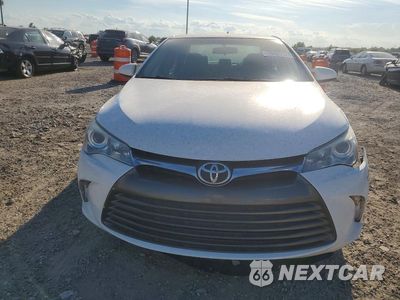 Piąte zdjęcie samochodu w środku: 2017 TOYOTA CAMRY LE VIN:4T1BF1FK2HU633363 - miniatura