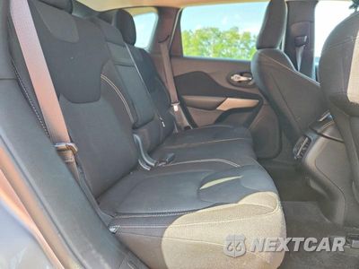 Zdjęcie 11 z 13 samochodu: 2017 JEEP CHEROKEE LATITUDE VIN:1C4PJMCS1HD213754 - miniatura