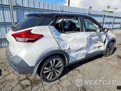 Trzecie zdjęcie samochodu z tyłu: 2020 NISSAN KICKS SV VIN:3N1CP5CV0LL502854 - miniatura