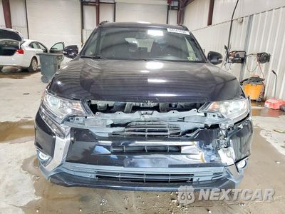 Piąte zdjęcie samochodu w środku: 2018 MITSUBISHI OUTLANDER SE VIN:JA4AD3A33JZ050949 - miniatura