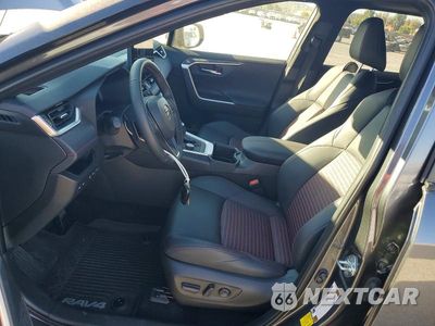 Zdjęcie 7 z 14 samochodu: 2025 TOYOTA RAV4 XSE VIN:JTMEB3FV8SD292593 - miniatura