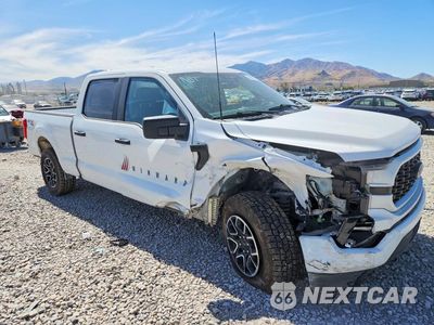 Czwarte zdjęcie samochodu z boku: 2023 FORD F150 SUPERCREW VIN:1FTFW1E87PKE95809 - miniatura