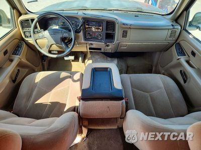 Zdjęcie 8 z 12 samochodu: 2005 GMC NEW SIERRA C1500 VIN:2GTEC13T651114590 - miniatura