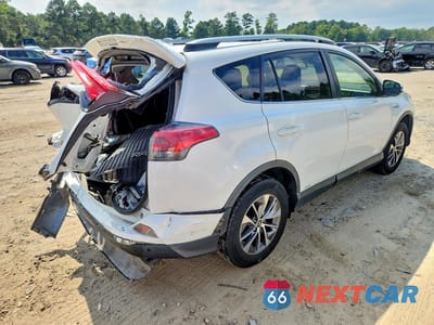 Trzecie zdjęcie samochodu z tyłu: 2017 TOYOTA RAV4 HYBRID XLE VIN:JTMRJREV7HD079572 - miniatura