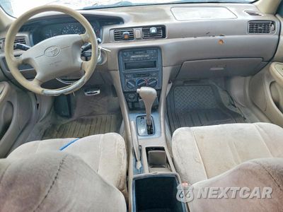 Zdjęcie 8 z 13 samochodu: 1998 TOYOTA CAMRY LE VIN:4T1BG22KXWU234061 - miniatura