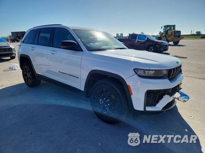 Czwarte zdjęcie samochodu z boku: 2026 JEEP GRAND CHEROKEE BASE VIN:1C4RJGAR7TC263292 - miniatura
