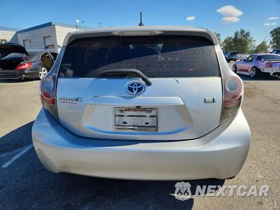 Zdjęcie 6 z 13 samochodu: 2014 TOYOTA PRIUS C TWO VIN:JTDKDTB36E1561388 - miniatura