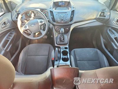 Zdjęcie 8 z 13 samochodu: 2014 FORD ESCAPE S VIN:1FMCU0F71EUE51875 - miniatura