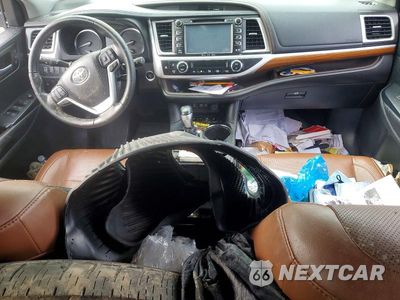 Zdjęcie 8 z 12 samochodu: 2018 TOYOTA HIGHLANDER LIMITED VIN:5TDDZRFHXJS827480 - miniatura