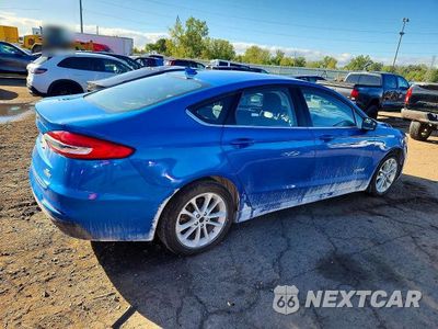 Trzecie zdjęcie samochodu z tyłu: 2019 FORD FUSION SE VIN:3FA6P0LU2KR231317 - miniatura