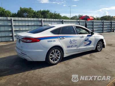 Trzecie zdjęcie samochodu z tyłu: 2020 FORD FUSION SE VIN:3FA6P0HD6LR136365 - miniatura