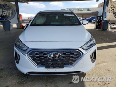 Piąte zdjęcie samochodu w środku: 2020 HYUNDAI IONIQ SE VIN:KMHC65LD4LU214196 - miniatura