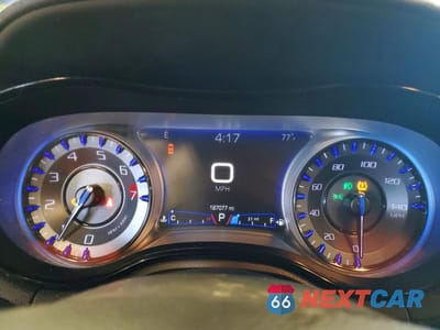 Zdjęcie 9 z 12 samochodu: 2018 CHRYSLER 300 S VIN:2C3CCABG1JH266794 - miniatura