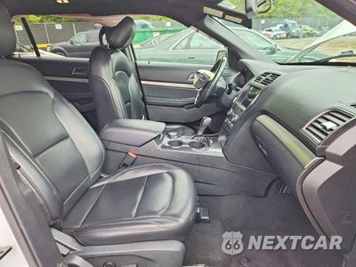 Zdjęcie 7 z 13 samochodu: 2019 FORD EXPLORER XLT VIN:1FM5K8DH4KGB51959 - miniatura