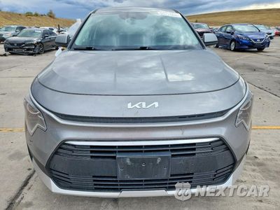 Piąte zdjęcie samochodu w środku: 2023 KIA NIRO LX VIN:KNDCP3LE1P5061209 - miniatura