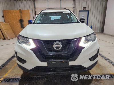 Piąte zdjęcie samochodu w środku: 2018 NISSAN ROGUE SV VIN:5N1AT2MV3JC827483 - miniatura