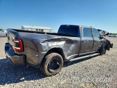 Trzecie zdjęcie samochodu z tyłu: 2023 RAM 3500 LARAMIE VIN:3C63RRJLXPG585554 - miniatura