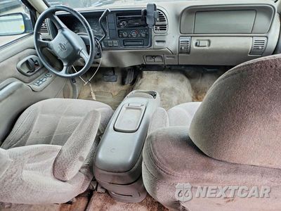 Zdjęcie 8 z 13 samochodu: 1999 CHEVROLET TAHOE K1500 VIN:1GNEK13R5XJ322595 - miniatura