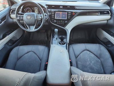 Zdjęcie 8 z 12 samochodu: 2019 TOYOTA CAMRY L VIN:4T1B11HK8KU775512 - miniatura