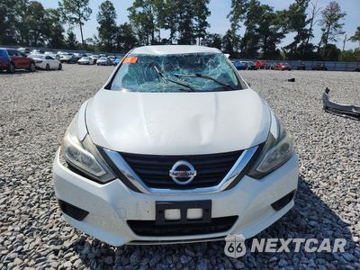 Piąte zdjęcie samochodu w środku: 2016 NISSAN ALTIMA 2.5 S VIN:1N4AL3AP0GN355763 - miniatura