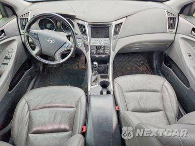 Zdjęcie 8 z 12 samochodu: 2013 HYUNDAI SONATA HYBRID VIN:KMHEC4A44DA101530 - miniatura