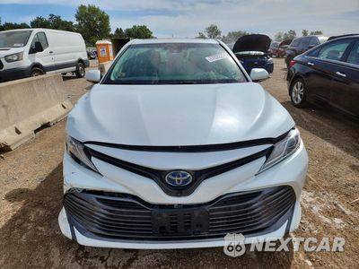 Piąte zdjęcie samochodu w środku: 2018 TOYOTA CAMRY HYBRID XLE VIN:4T1B21HKXJU003606 - miniatura