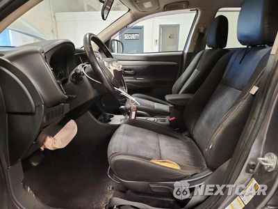 Zdjęcie 7 z 14 samochodu: 2016 MITSUBISHI OUTLANDER SE VIN:JA4AZ3A30GZ004697 - miniatura