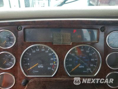 Zdjęcie 9 z 13 samochodu: 2004 MACK GRANITE SEMI TRUCK VIN:1M2AG10Y54M013932 - miniatura