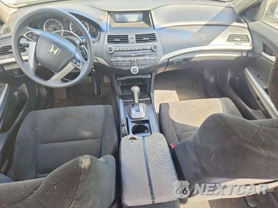 Zdjęcie 8 z 12 samochodu: 2008 HONDA ACCORD EX VIN:JHMCP26718C009484 - miniatura