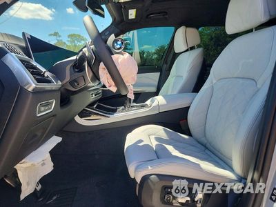 Zdjęcie 7 z 14 samochodu: 2027 BMW X7 XDRIVE40I VIN:5UX23EM03V9541942 - miniatura
