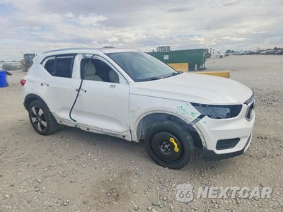 Czwarte zdjęcie samochodu z boku: 2022 VOLVO XC40 T4 MOMENTUM VIN:YV4AC2HK8N2721642 - miniatura
