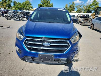Piąte zdjęcie samochodu w środku: 2019 FORD ESCAPE SE VIN:1FMCU9GD9KUB60528 - miniatura