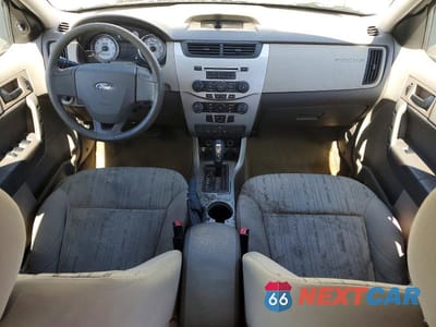 Zdjęcie 8 z 12 samochodu: 2010 FORD FOCUS SE VIN:1FAHP3FN9AW233320 - miniatura