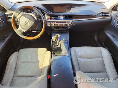 Zdjęcie 8 z 12 samochodu: 2013 LEXUS ES 350 VIN:JTHBK1GG6D2005191 - miniatura